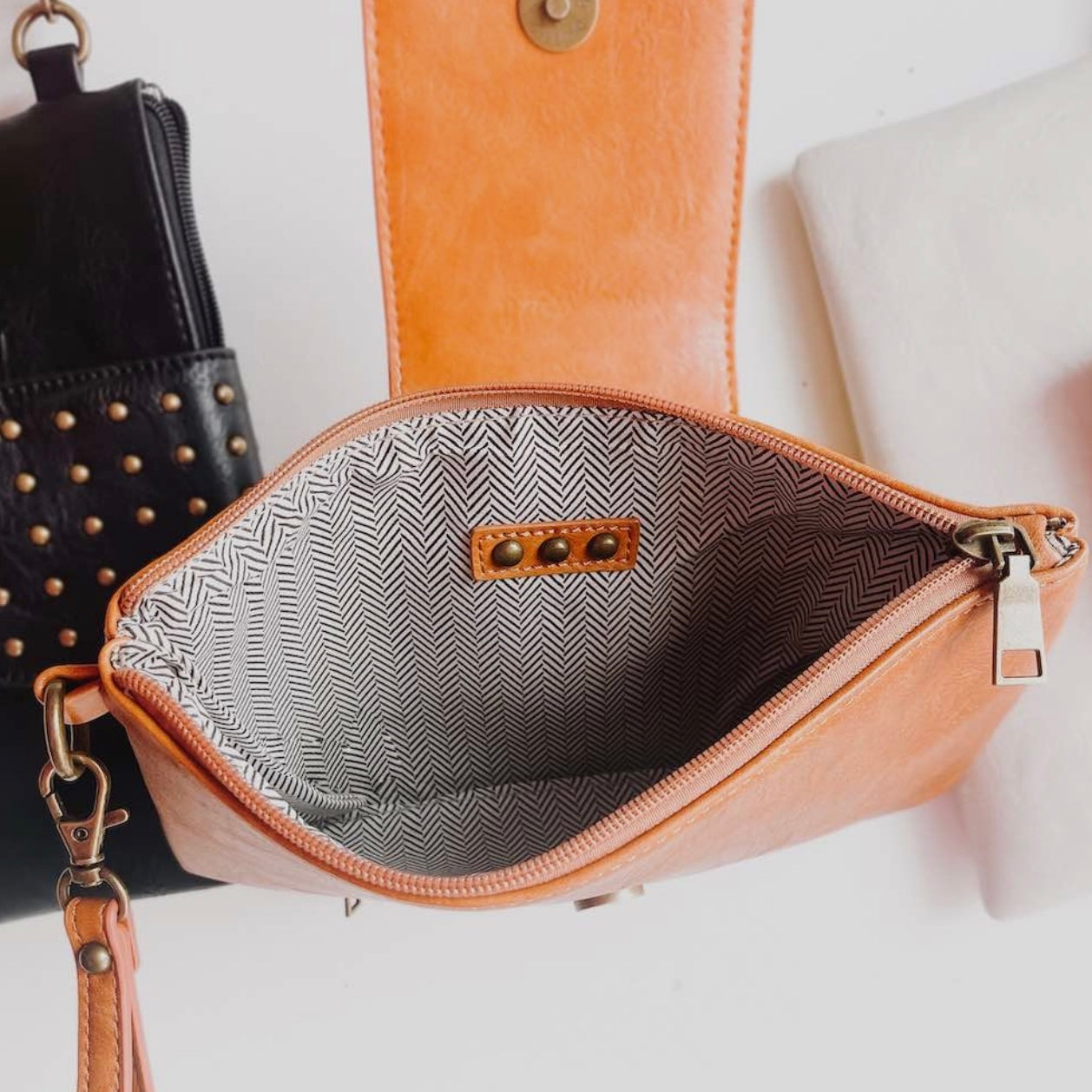 Riviera Maya Rivet Clutch
