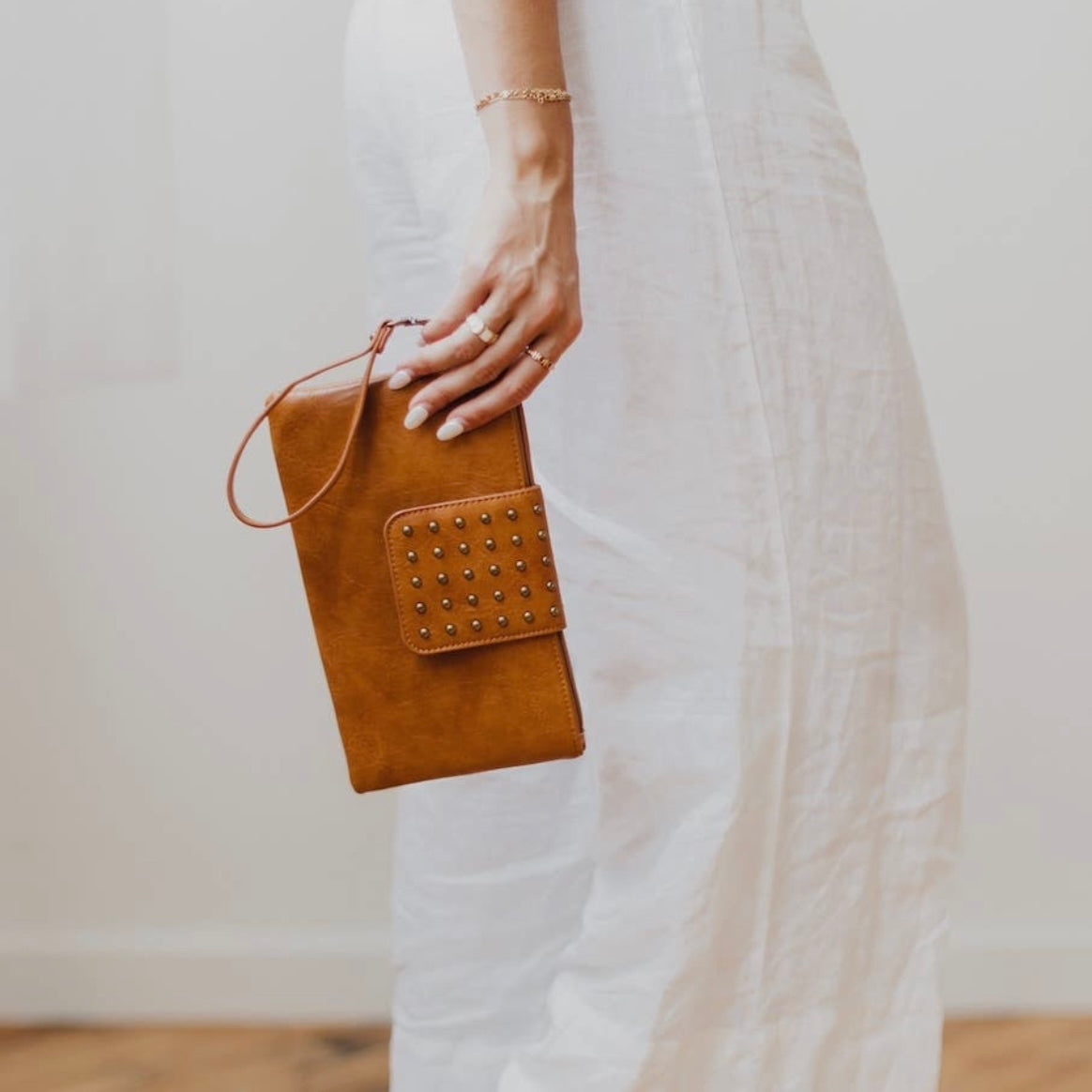 Riviera Maya Rivet Clutch