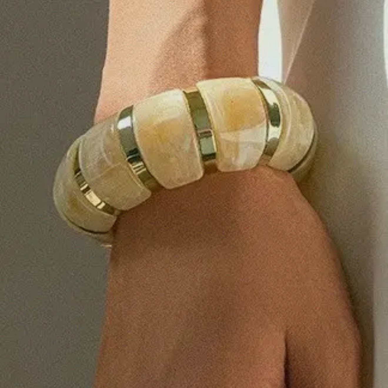 Color Block Gold Acrylic Stretch Cord Bracelet