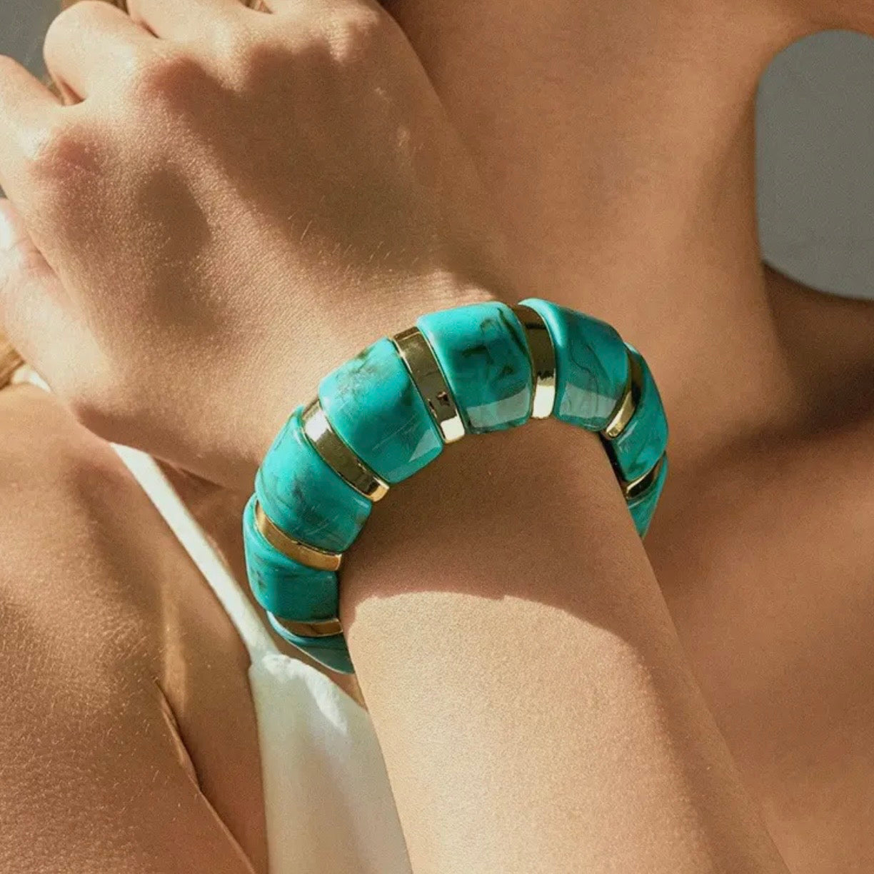 Color Block Gold Acrylic Stretch Cord Bracelet