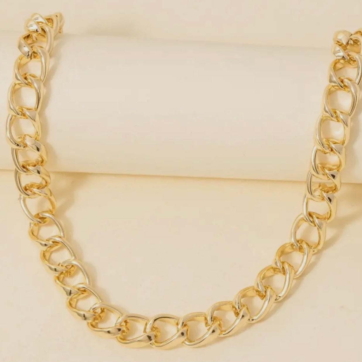 Classic Oval Chain Link Necklace