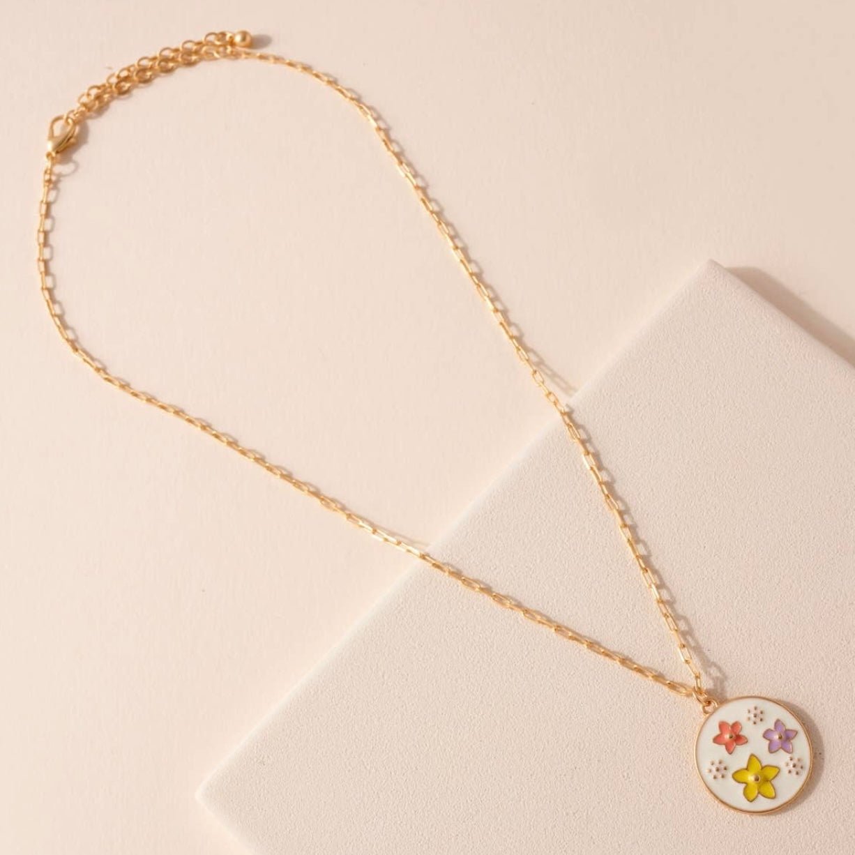 Flower Circle Pendant Necklace